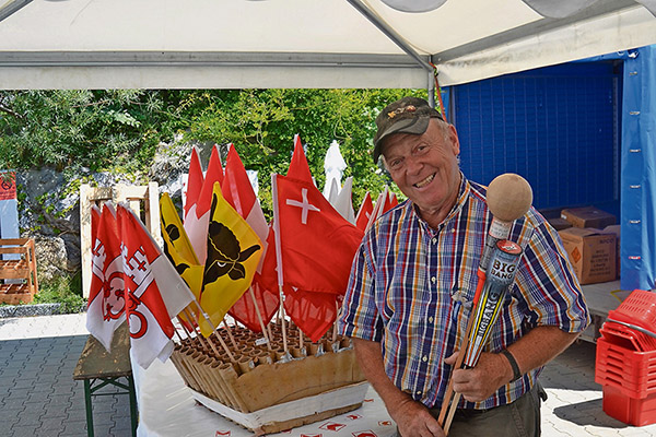 Robert Keller von Antiquitäten Keller
